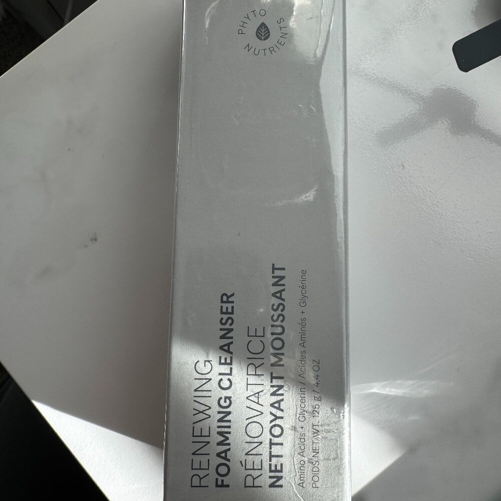 💥NEW Artistry Skin Nutrition Renewing Foaming Cleanser